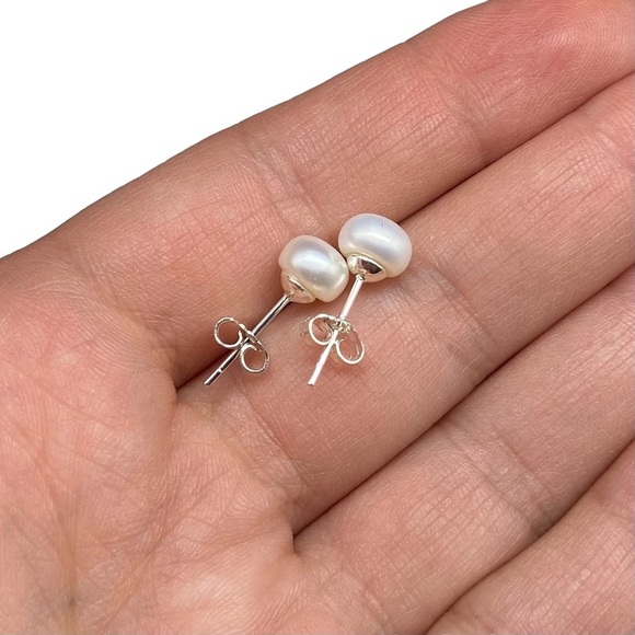 Freshwater Pearl Stud Earrings 925 Sterling Silver Post Stud Genuine Pearls - Picture 10 of 11